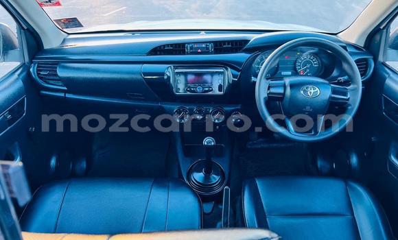 Nunua Ilio tumika Toyota Hilux Nyeupe Gari ndani ya Maputo nchini Maputo Nunua Ilio tumika Toyota Hilux Nyeupe Gari ndani ya Maputo nchini Maputo