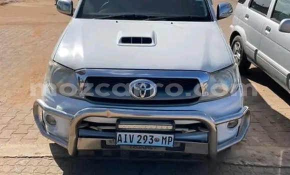 Buy Used Toyota Hilux White Car in Maputo in Maputo Buy Used Toyota Hilux White Car in Maputo in Maputo
