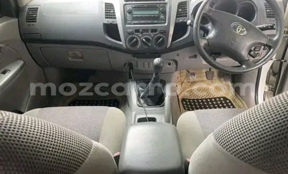 Buy Used Toyota Hilux White Car in Maputo in Maputo Buy Used Toyota Hilux White Car in Maputo in Maputo