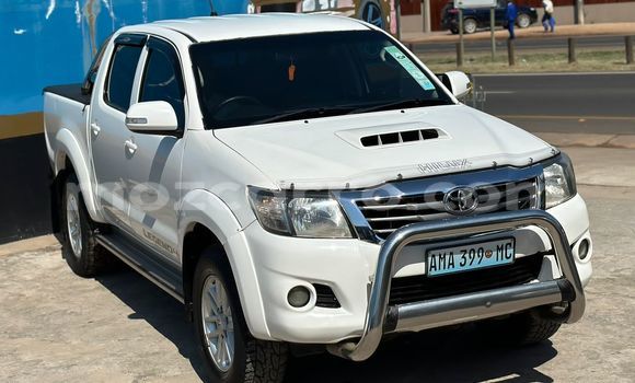 Comprar Usado Toyota Hilux Branco Carro em Maputo em Maputo Comprar Usado Toyota Hilux Branco Carro em Maputo em Maputo