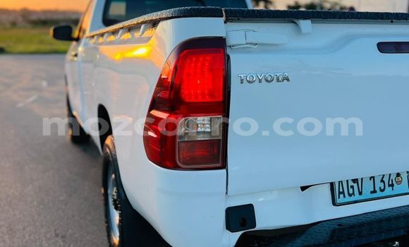 Buy Used Toyota Hilux White Car in Maputo in Maputo Buy Used Toyota Hilux White Car in Maputo in Maputo