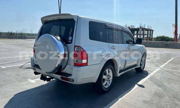 Tenga Tsaru Mitsubishi Pajero Chena Mota in Maputo in Maputo Tenga Tsaru Mitsubishi Pajero Chena Mota in Maputo in Maputo
