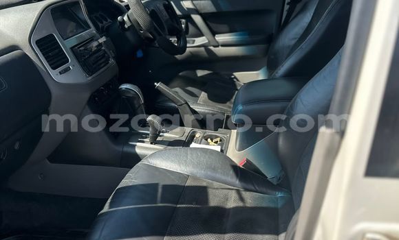 Tenga Tsaru Mitsubishi Pajero Chena Mota in Maputo in Maputo Tenga Tsaru Mitsubishi Pajero Chena Mota in Maputo in Maputo