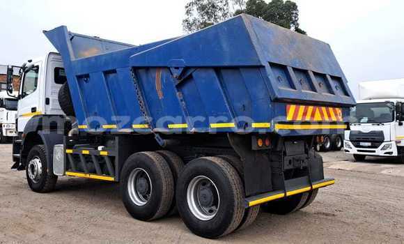 Comprar Usado Mercedes‒Benz Tipper Branco Caminhão em Maputo em Maputo Comprar Usado Mercedes‒Benz Tipper Branco Caminhão em Maputo em Maputo