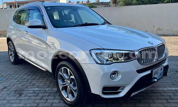 Nunua Ilio tumika BMW X3 Nyeupe Gari ndani ya Maputo nchini Maputo
