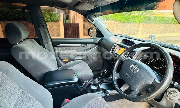Nunua Ilio tumika Toyota Prado Bluu Gari ndani ya Maputo nchini Maputo Nunua Ilio tumika Toyota Prado Bluu Gari ndani ya Maputo nchini Maputo