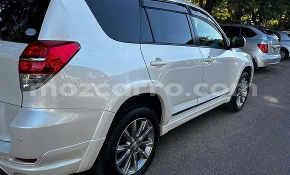 Nunua Ilio tumika Toyota Vanguard Nyeupe Gari ndani ya Maputo nchini Maputo Nunua Ilio tumika Toyota Vanguard Nyeupe Gari ndani ya Maputo nchini Maputo