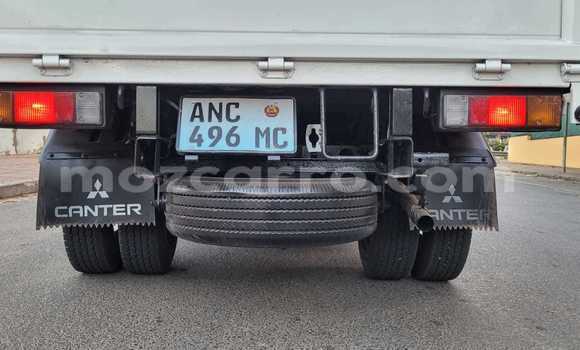 Tenga Tsaru Mitsubishi Carisma Chena Mota in Maputo in Maputo Tenga Tsaru Mitsubishi Carisma Chena Mota in Maputo in Maputo