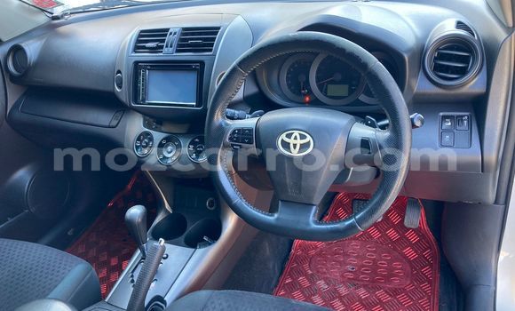 Nunua Ilio tumika Toyota Vanguard Nyeupe Gari ndani ya Maputo nchini Maputo Nunua Ilio tumika Toyota Vanguard Nyeupe Gari ndani ya Maputo nchini Maputo