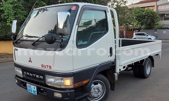 Comprar Usado Mitsubishi Canter Branco Caminhão em Maputo em Maputo Comprar Usado Mitsubishi Canter Branco Caminhão em Maputo em Maputo