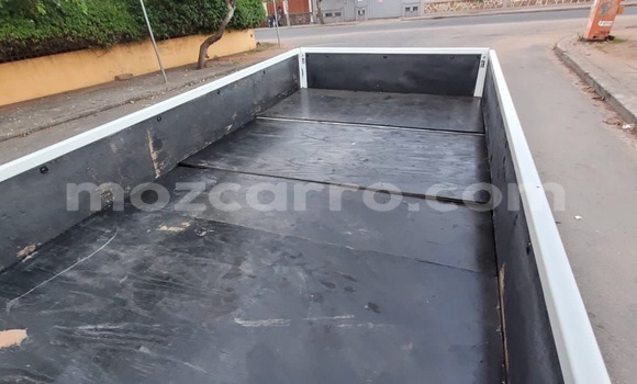 Comprar Usado Mitsubishi Canter Branco Caminhão em Maputo em Maputo Comprar Usado Mitsubishi Canter Branco Caminhão em Maputo em Maputo