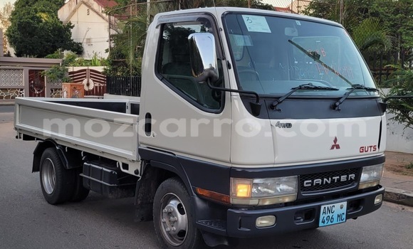Comprar Usado Mitsubishi Canter Branco Caminhão em Maputo em Maputo Comprar Usado Mitsubishi Canter Branco Caminhão em Maputo em Maputo