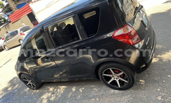 Comprar Usado Toyota Ractis Preto Carro em Moçambique em Nampula Comprar Usado Toyota Ractis Preto Carro em Moçambique em Nampula