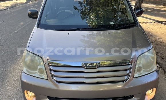 Comprar Usado Toyota Noah De outros Carro em Moçambique em Nampula