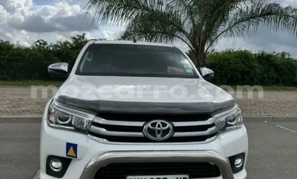 Nunua Ilio tumika Toyota Hilux Nyeupe Gari ndani ya Maputo nchini Maputo Nunua Ilio tumika Toyota Hilux Nyeupe Gari ndani ya Maputo nchini Maputo