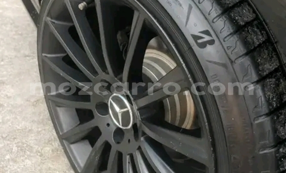 Comprar Usado Mercedes-Benz C180 coupe Preto Carro em Maputo em Maputo Comprar Usado Mercedes-Benz C180 coupe Preto Carro em Maputo em Maputo