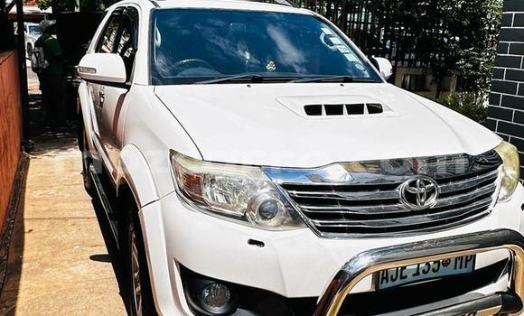 Comprar Novo Toyota Fortuner Branco Carro em Maputo em Maputo Comprar Novo Toyota Fortuner Branco Carro em Maputo em Maputo