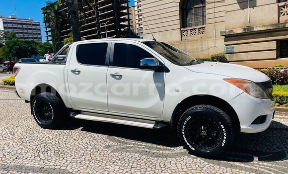 Comprar Novo Mazda BT-50 Branco Carro em Maputo em Maputo Comprar Novo Mazda BT-50 Branco Carro em Maputo em Maputo