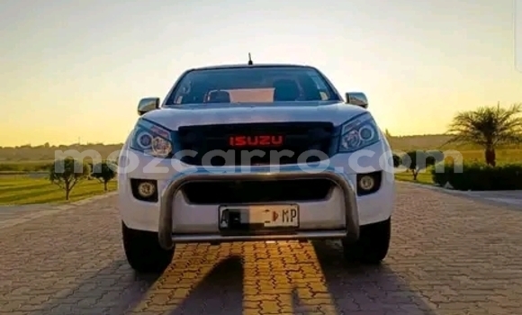 Nunua Ilio tumika Isuzu KB Nyeupe Gari ndani ya Maputo nchini Maputo Nunua Ilio tumika Isuzu KB Nyeupe Gari ndani ya Maputo nchini Maputo