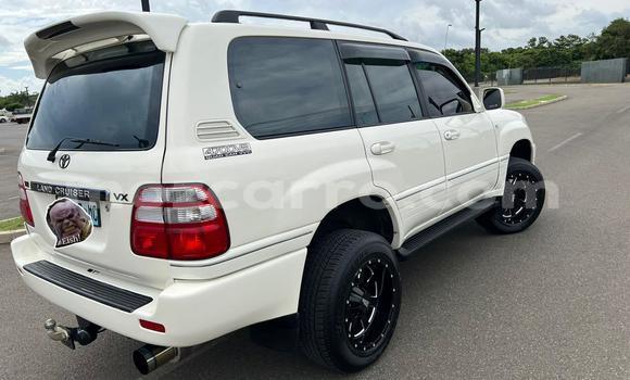 Nunua Ilio tumika Toyota Land Cruiser Nyeupe Gari ndani ya Maputo nchini Maputo Nunua Ilio tumika Toyota Land Cruiser Nyeupe Gari ndani ya Maputo nchini Maputo