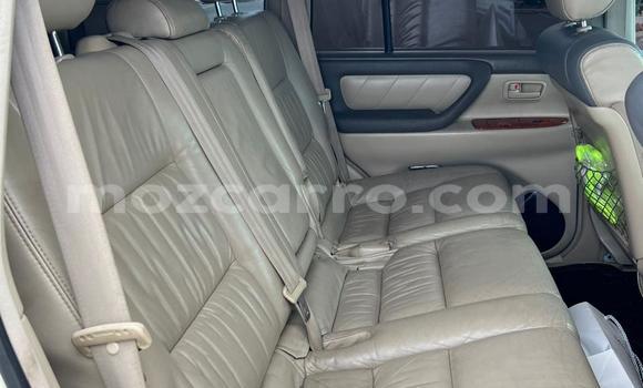 Nunua Ilio tumika Toyota Land Cruiser Nyeupe Gari ndani ya Maputo nchini Maputo Nunua Ilio tumika Toyota Land Cruiser Nyeupe Gari ndani ya Maputo nchini Maputo