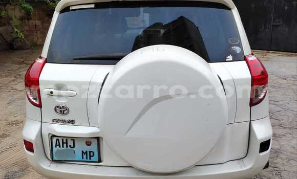 Comprar Usado Toyota RAV4 Branco Carro em Maputo em Maputo Comprar Usado Toyota RAV4 Branco Carro em Maputo em Maputo