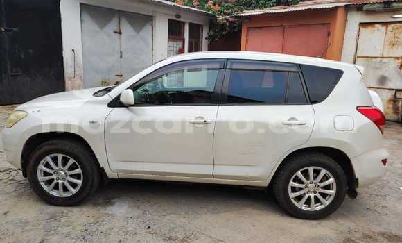 Comprar Usado Toyota RAV4 Branco Carro em Maputo em Maputo Comprar Usado Toyota RAV4 Branco Carro em Maputo em Maputo