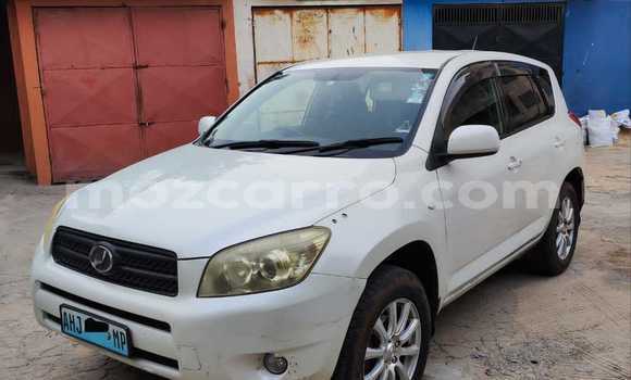 Comprar Usado Toyota RAV4 Branco Carro em Maputo em Maputo Comprar Usado Toyota RAV4 Branco Carro em Maputo em Maputo