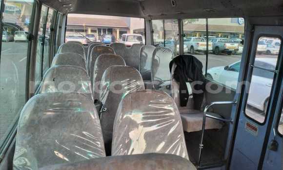 Nunua Ilio tumika Toyota Coaster Bluu Gari ndani ya Maputo nchini Maputo Nunua Ilio tumika Toyota Coaster Bluu Gari ndani ya Maputo nchini Maputo