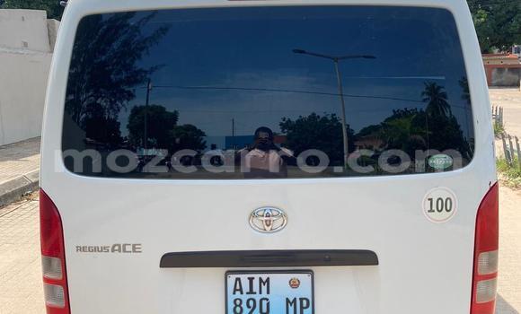 Buy Used Toyota Hiace White Car in Maputo in Maputo Buy Used Toyota Hiace White Car in Maputo in Maputo