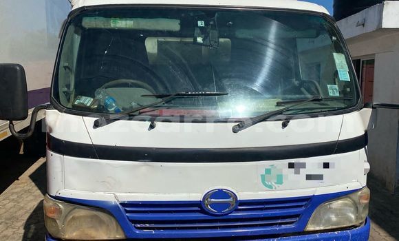 Comprar Usado Toyota Dyna Branco Carro em Maputo em Maputo Comprar Usado Toyota Dyna Branco Carro em Maputo em Maputo