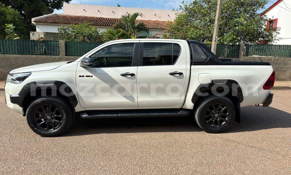 Nunua Ilio tumika Toyota Hiluxe Revo Nyeupe Gari ndani ya Maputo nchini Maputo Nunua Ilio tumika Toyota Hiluxe Revo Nyeupe Gari ndani ya Maputo nchini Maputo