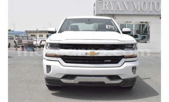 Comprar Importar Chevrolet Silverado Branco Carro em Import - Dubai em Cabo Delgado