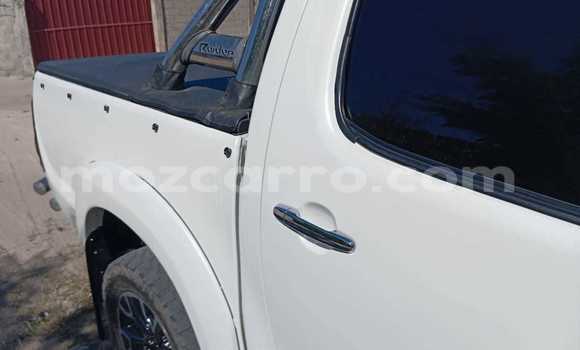 Buy Used Toyota Hilux White Car in Maputo in Maputo Buy Used Toyota Hilux White Car in Maputo in Maputo