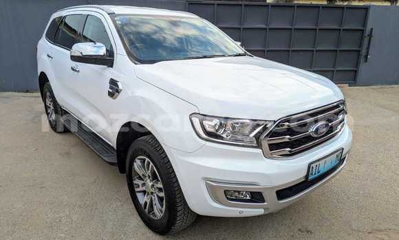 Comprar Usado Ford Everest Branco Carro em Maputo em Maputo