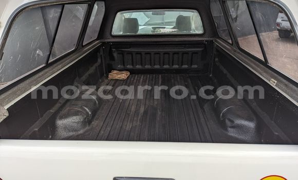 Comprar Usado Mazda BT-50 Branco Carro em Maputo em Maputo Comprar Usado Mazda BT-50 Branco Carro em Maputo em Maputo