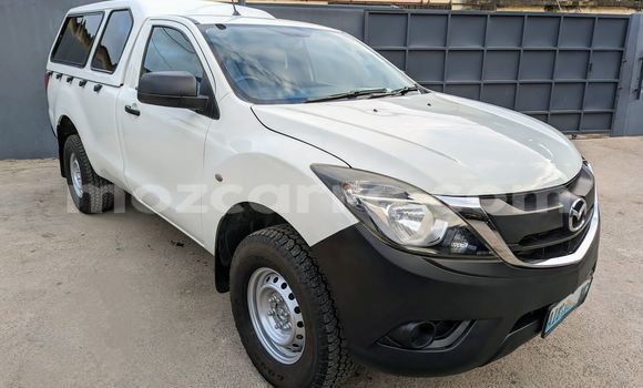 Comprar Usado Mazda BT-50 Branco Carro em Maputo em Maputo Comprar Usado Mazda BT-50 Branco Carro em Maputo em Maputo