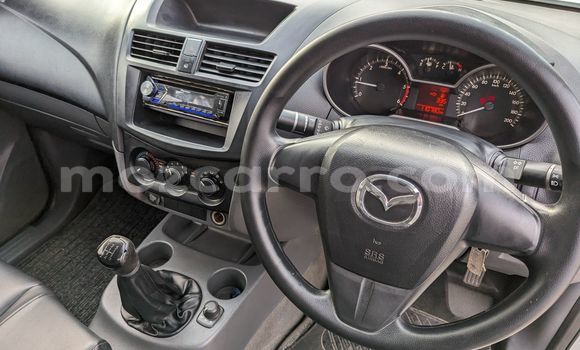 Comprar Usado Mazda BT-50 Branco Carro em Maputo em Maputo Comprar Usado Mazda BT-50 Branco Carro em Maputo em Maputo