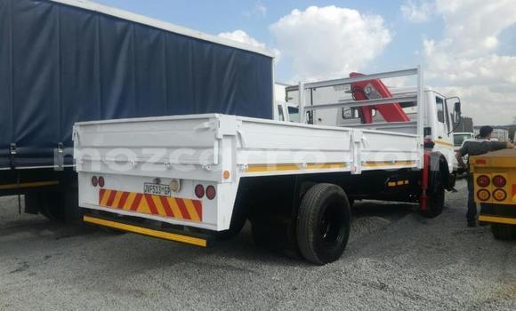 Tenga Tsaru Mercedes‒Benz 1213 Chena Rori in Maputo in Maputo Tenga Tsaru Mercedes‒Benz 1213 Chena Rori in Maputo in Maputo