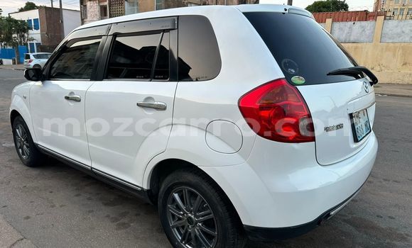 Comprar Novo Mazda Verisa Branco Carro em Maputo em Maputo Comprar Novo Mazda Verisa Branco Carro em Maputo em Maputo