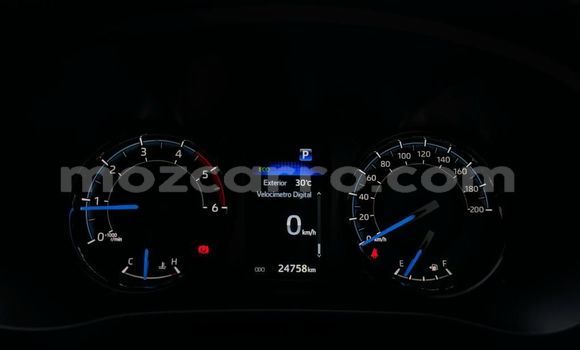 Buy Used Toyota Hiluxe Revo Green Car in Maputo in Maputo Buy Used Toyota Hiluxe Revo Green Car in Maputo in Maputo