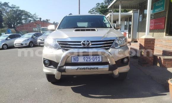 Tenga Tsaru Toyota Fortuner Zvimwe Mota in Maputo in Maputo Tenga Tsaru Toyota Fortuner Zvimwe Mota in Maputo in Maputo