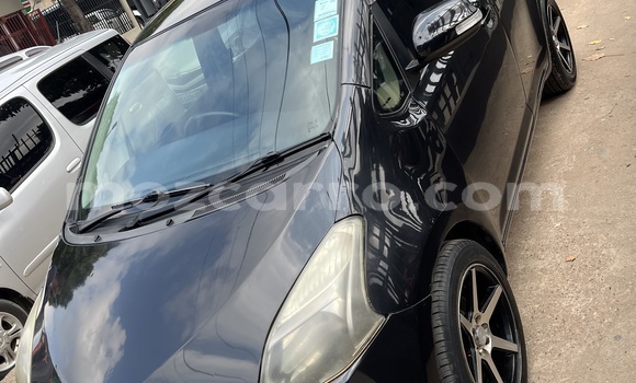 Comprar Usado Toyota Ractis Preto Carro em Moçambique em Nampula Comprar Usado Toyota Ractis Preto Carro em Moçambique em Nampula