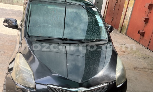 Comprar Usado Toyota Ractis Preto Carro em Moçambique em Nampula Comprar Usado Toyota Ractis Preto Carro em Moçambique em Nampula