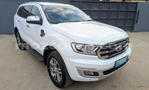 Comprar Usado Ford Everest Branco Carro em Moçambique em Nampula Comprar Usado Ford Everest Branco Carro em Moçambique em Nampula