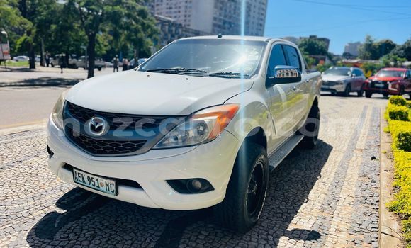 Comprar Novo Mazda BT-50 Branco Carro em Maputo em Maputo