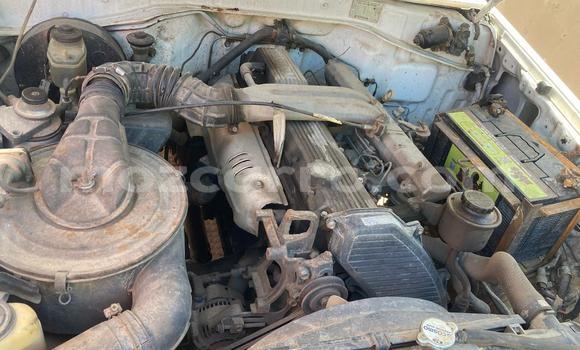 Nunua Ilio tumika Toyota Hilux Nyeupe Gari ndani ya Maputo nchini Maputo Nunua Ilio tumika Toyota Hilux Nyeupe Gari ndani ya Maputo nchini Maputo