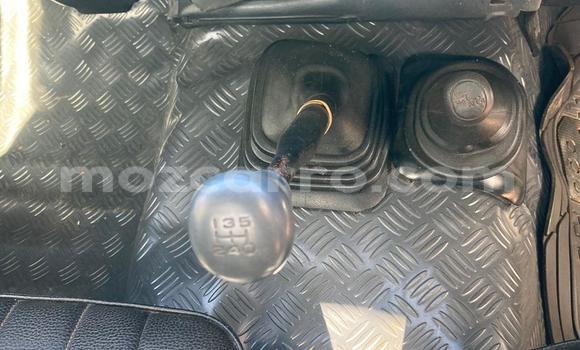 Nunua Ilio tumika Toyota Hilux Nyeupe Gari ndani ya Maputo nchini Maputo Nunua Ilio tumika Toyota Hilux Nyeupe Gari ndani ya Maputo nchini Maputo