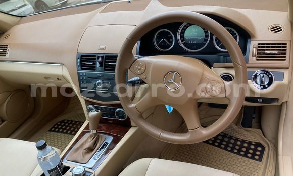 Nunua Ilio tumika Mercedes-Benz C-Classe Fedha Gari ndani ya Maputo nchini Maputo Nunua Ilio tumika Mercedes-Benz C-Classe Fedha Gari ndani ya Maputo nchini Maputo