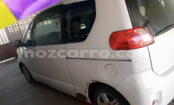 Comprar Usado Toyota Sienta Branco Carro em Maputo em Maputo Comprar Usado Toyota Sienta Branco Carro em Maputo em Maputo
